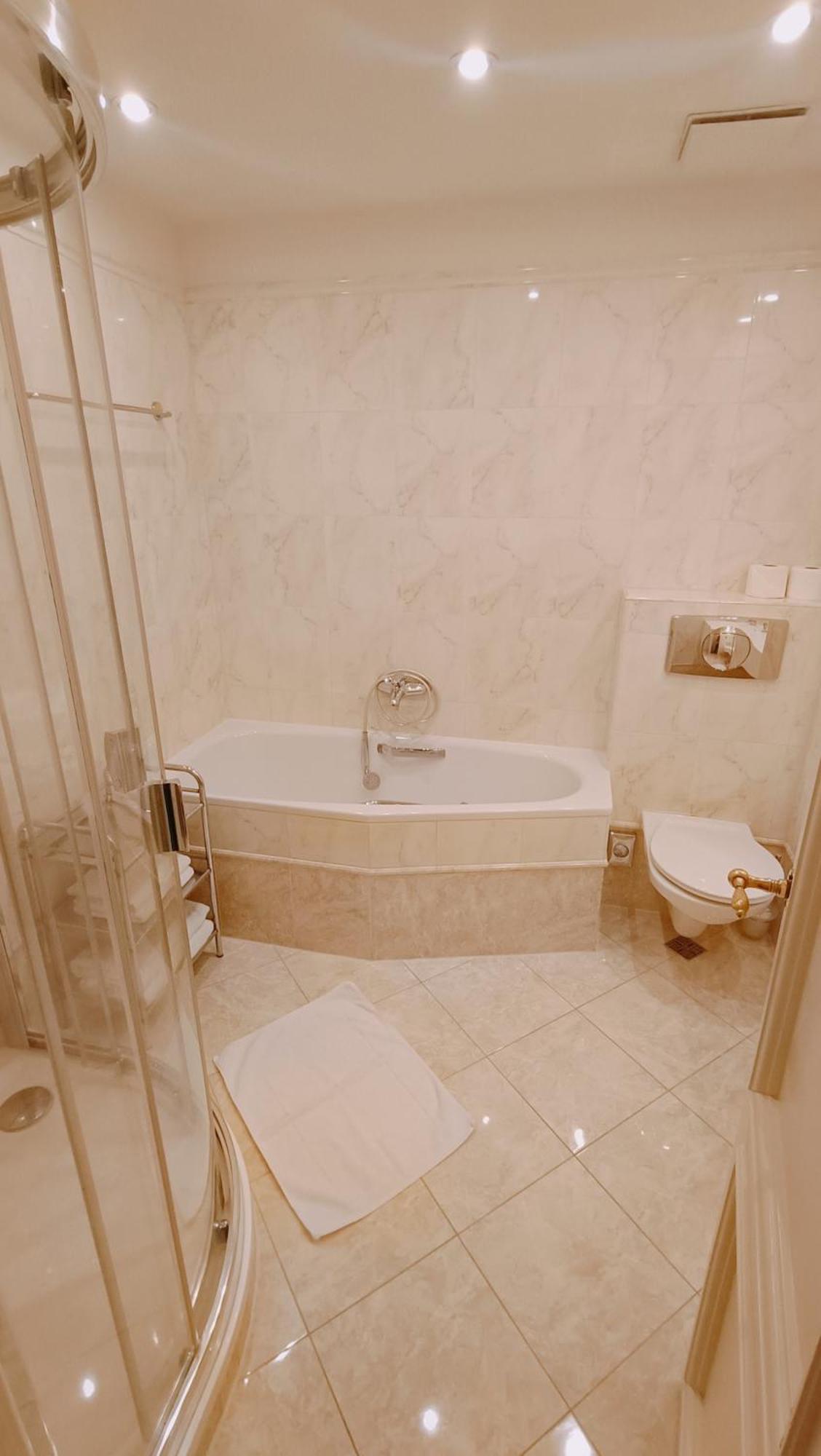 Hotel Embassy Karlsbad Eksteriør billede