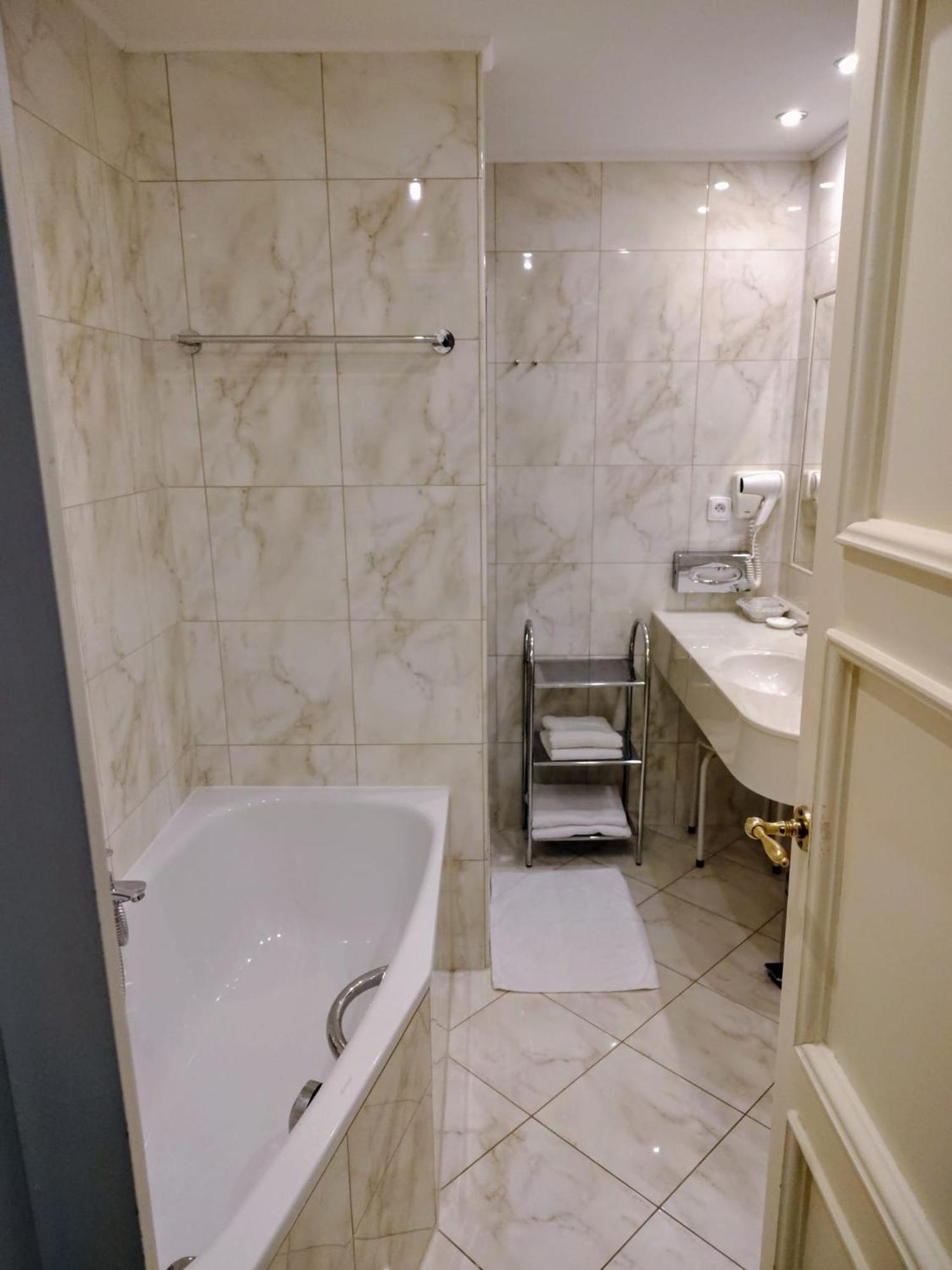Hotel Embassy Karlsbad Eksteriør billede