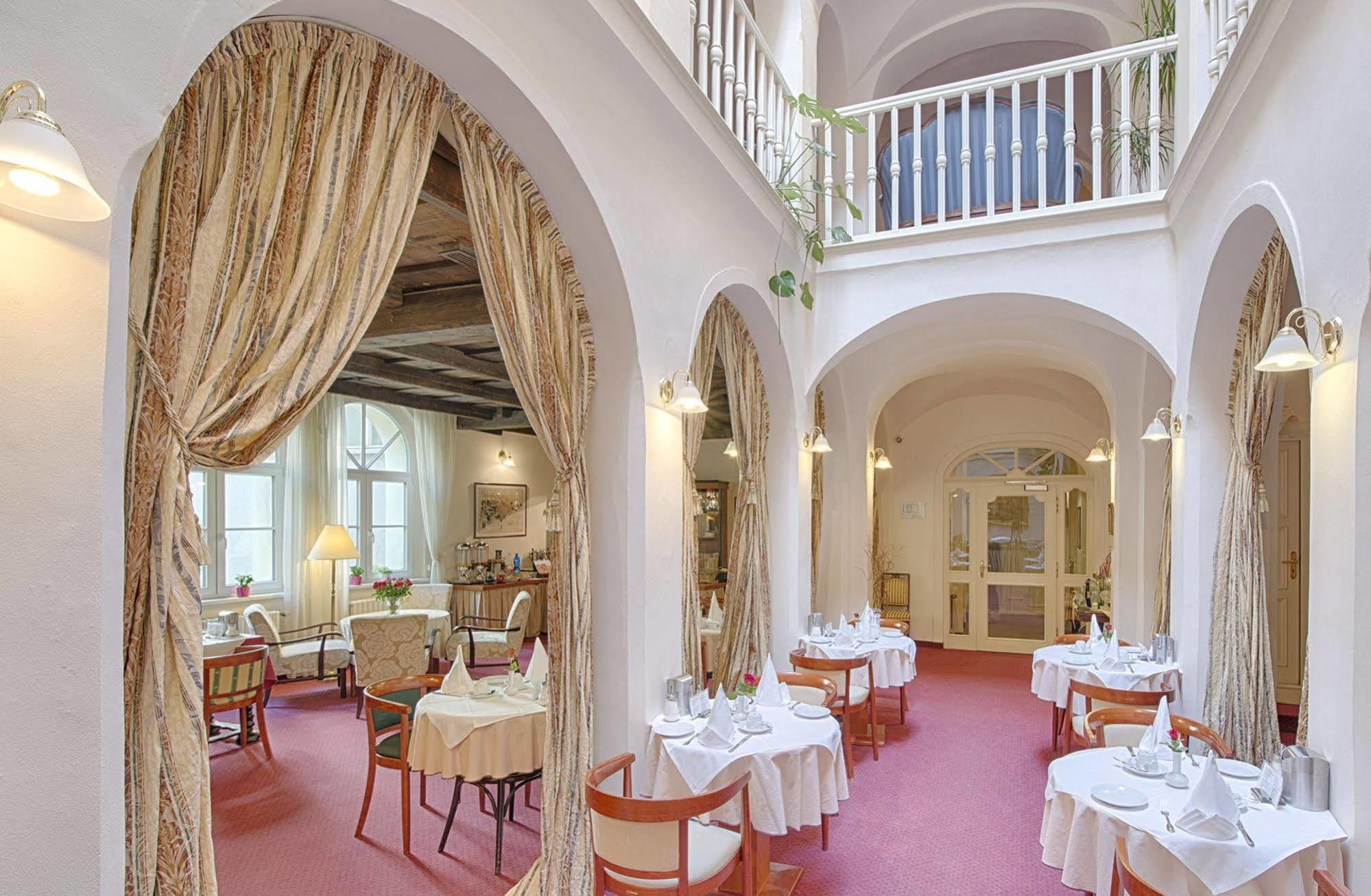Hotel Embassy Karlsbad Eksteriør billede