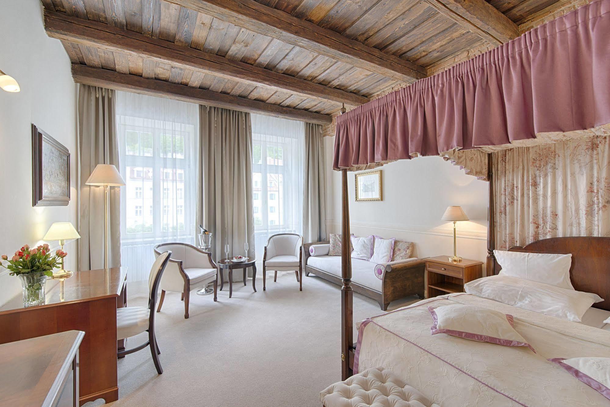 Hotel Embassy Karlsbad Eksteriør billede